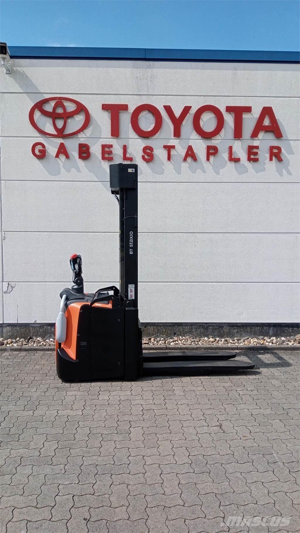 Toyota SWE160L Ручний візок