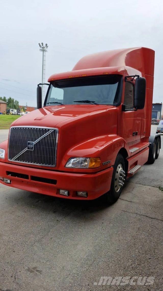 Volvo VNL-4 Тягачі