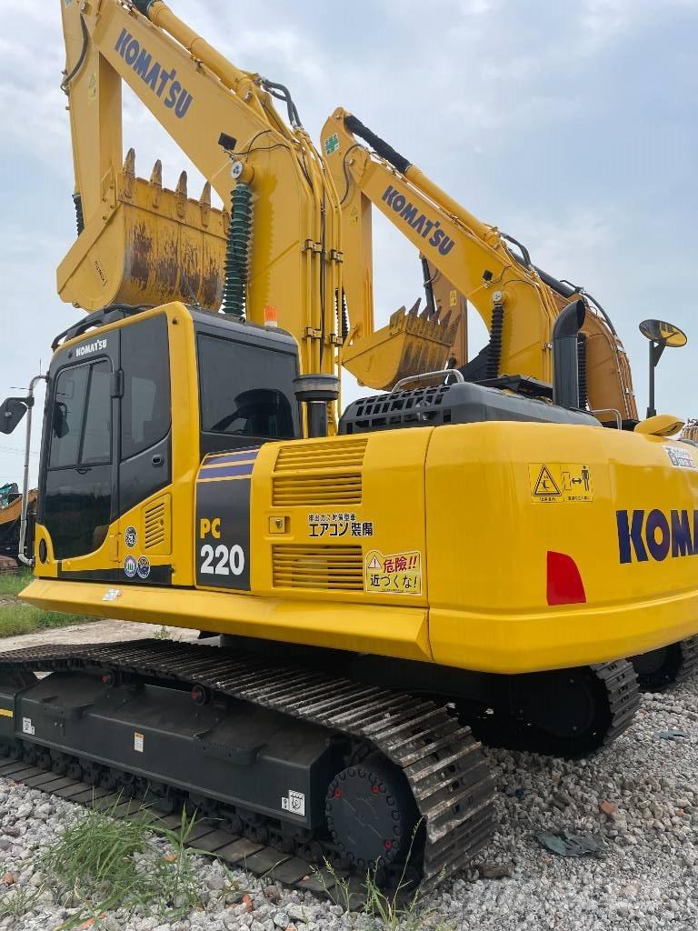 Komatsu PC 220 Гусеничні екскаватори