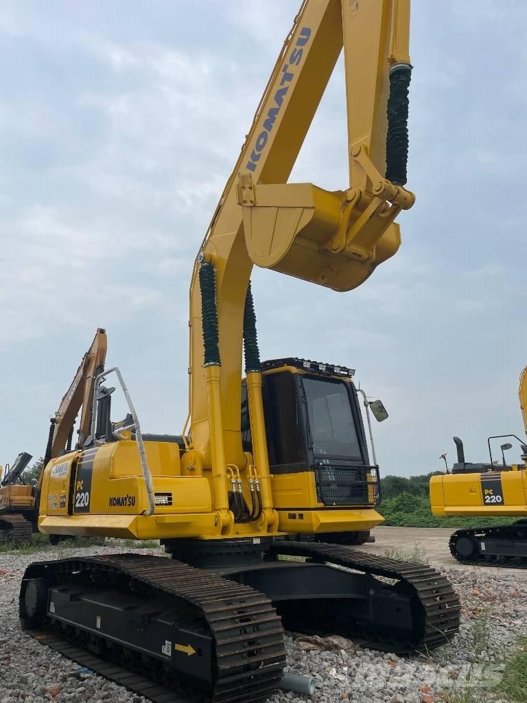 Komatsu PC 220 Гусеничні екскаватори