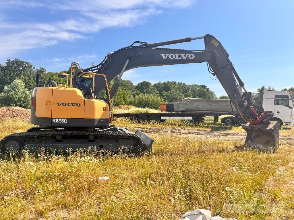 Volvo ECR 235 C L Гусеничні екскаватори