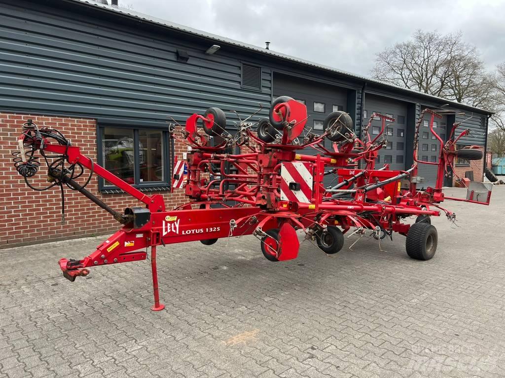 Lely Lotus 1325 Граблі і сінозворушувачі