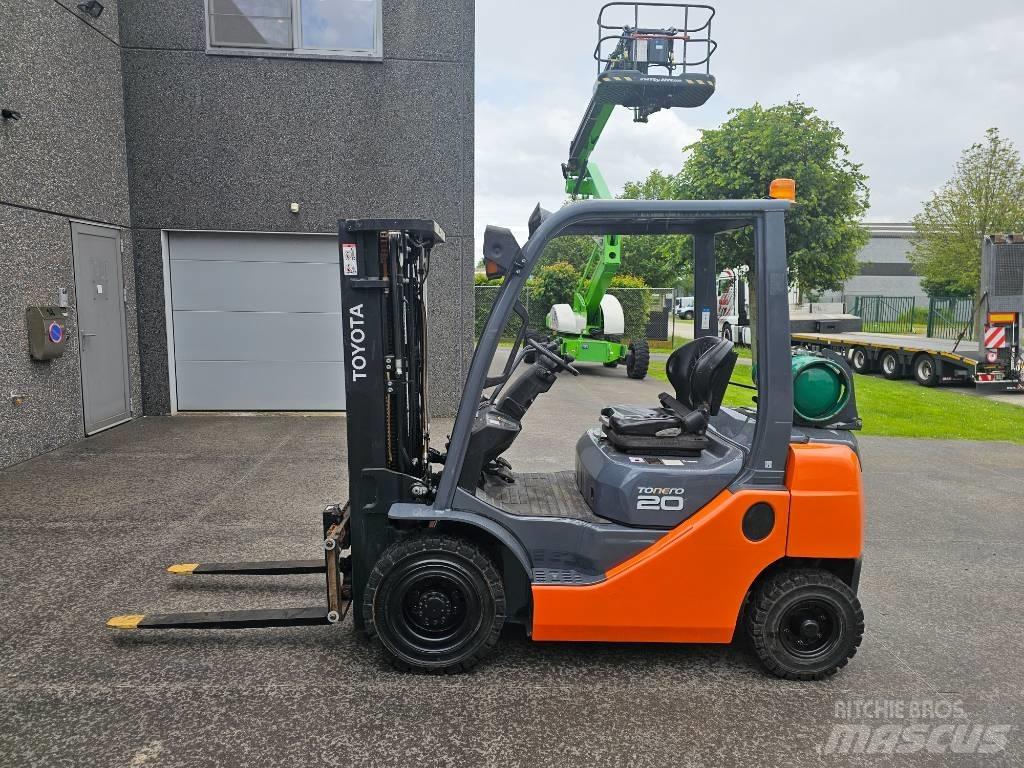 Toyota 02-8 FG F 20 Газові навантажувачі