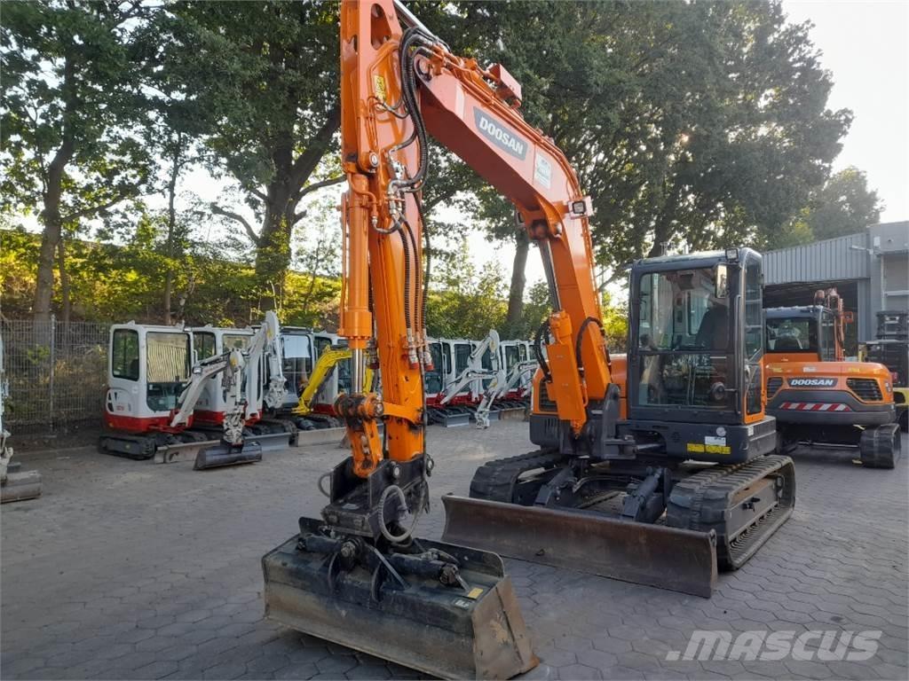 Doosan DX85R-3 Середні екскаватори 7т. - 12т.