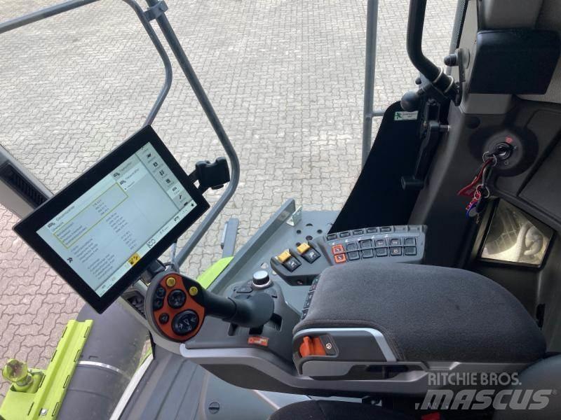 CLAAS LEXION 5400 Зернозбиральні комбайни