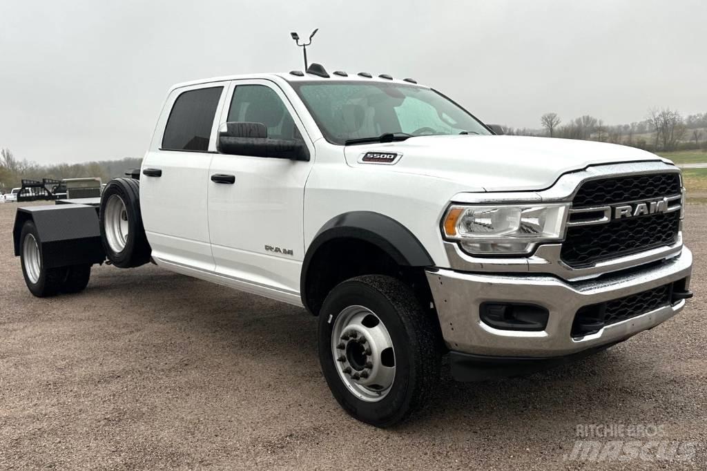 RAM 5500 TRADESMAN Шасі з кабіною