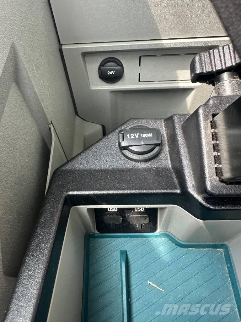 Volvo EC 220 EL Гусеничні екскаватори