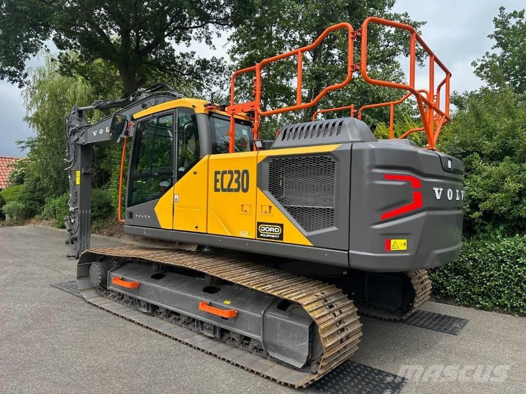 Volvo EC 220 EL Гусеничні екскаватори