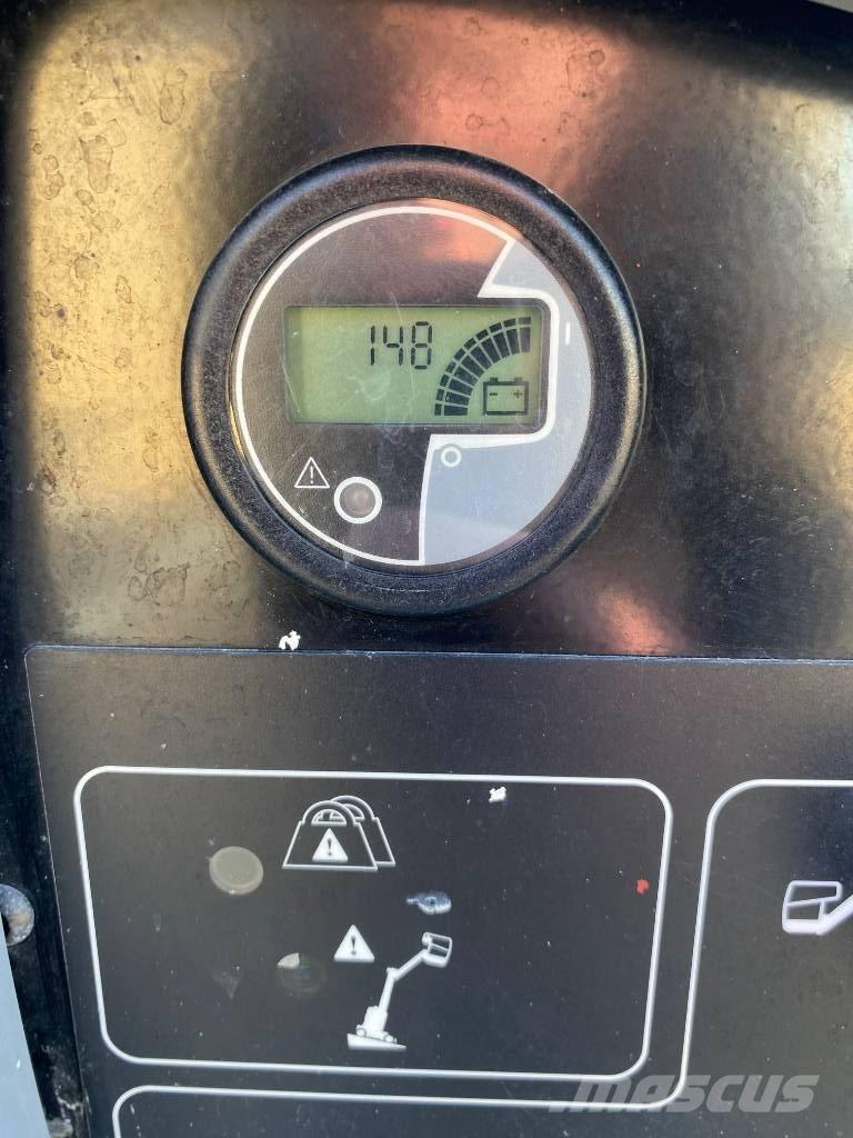 Genie GR 20 J Вертикальні щоглові підйомники