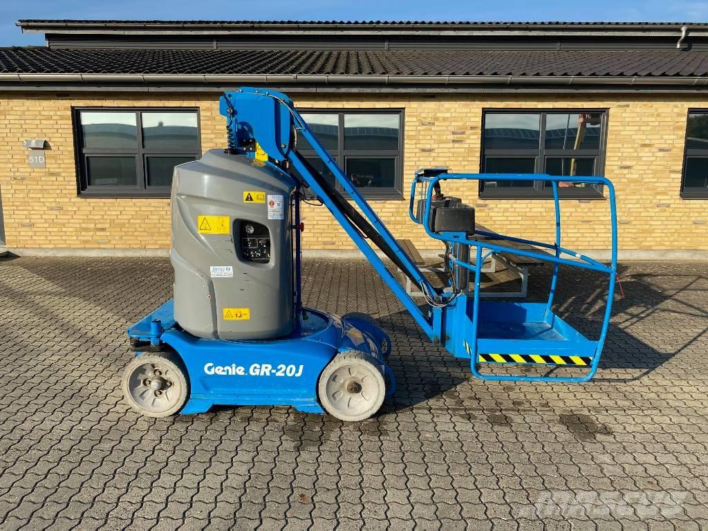 Genie GR 20 J Вертикальні щоглові підйомники