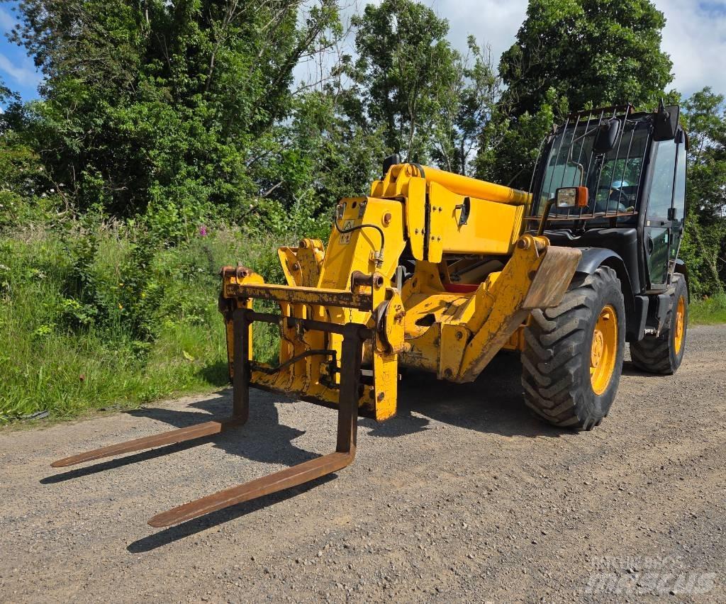 JCB 535-140 Телескопічні навантажувачі