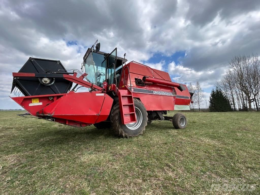 Dronningborg D4500 Зернозбиральні комбайни