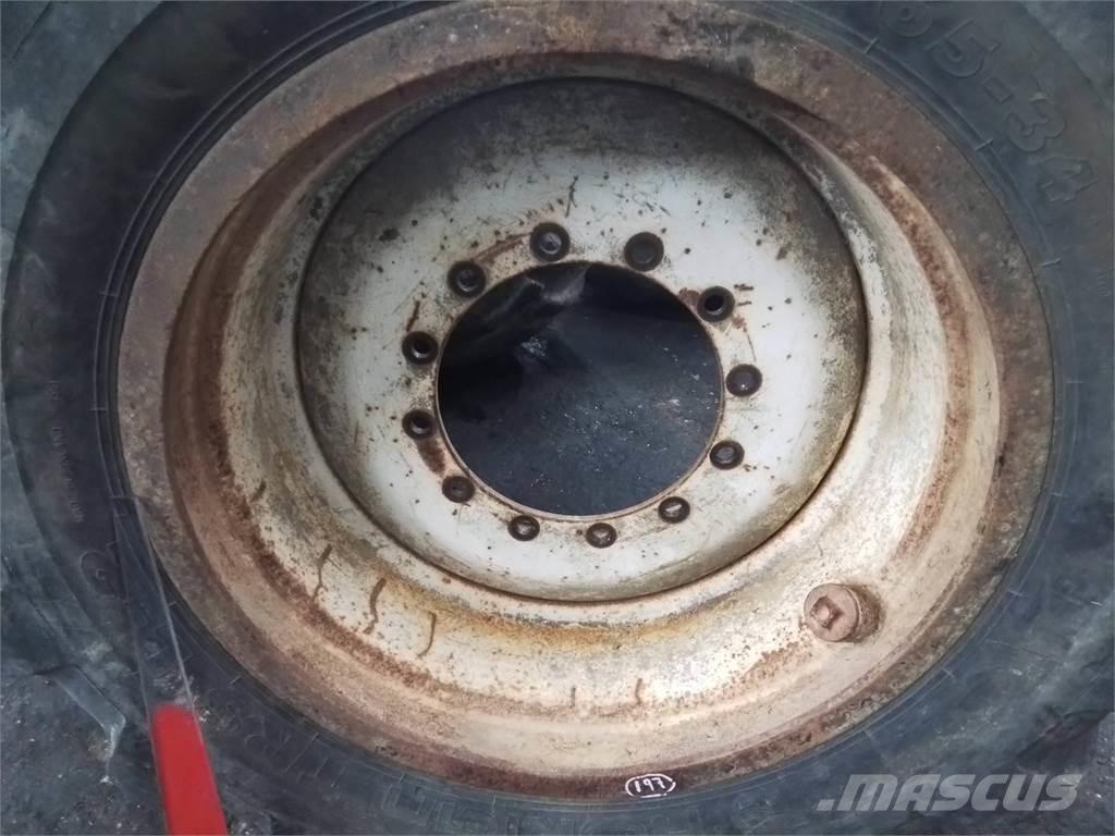 Valmet 836 20x34 Шини