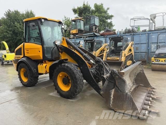 JCB 409 Фронтальні навантажувачі