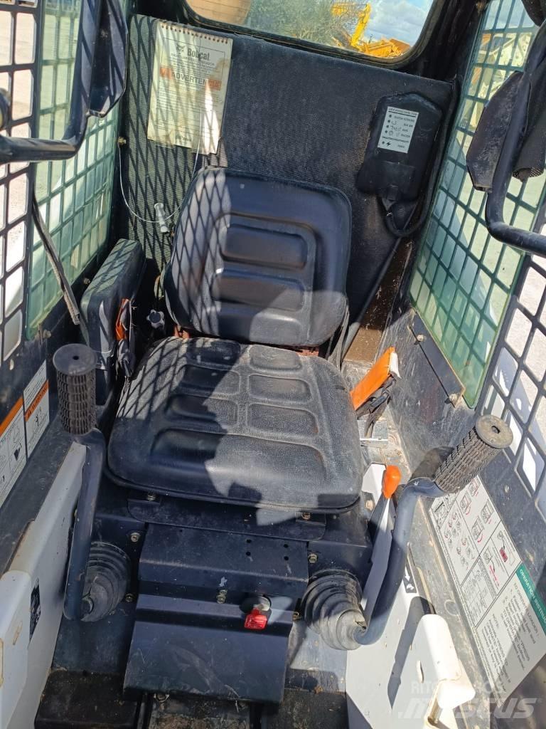 Bobcat 463 Міні-навантажувачі