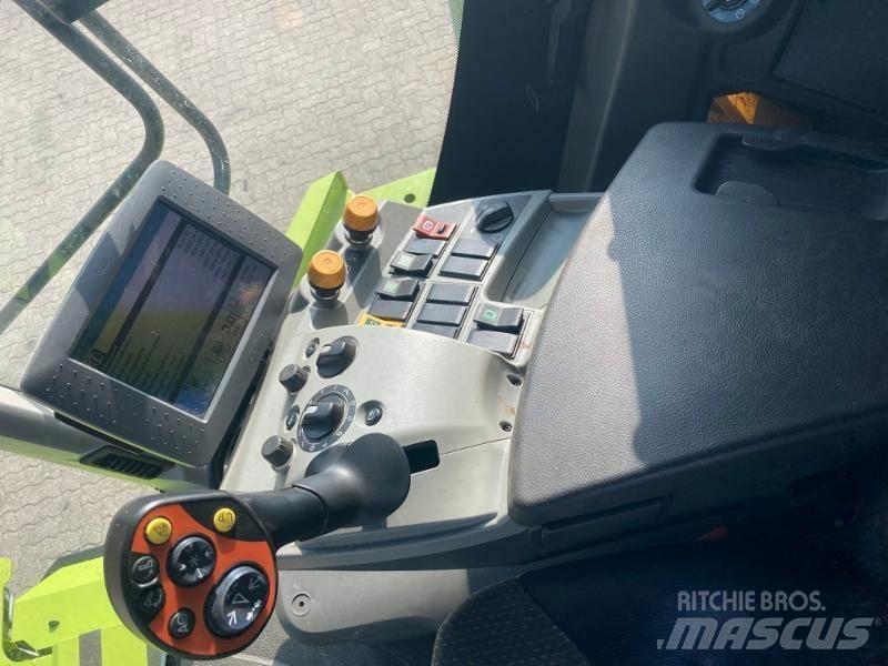 CLAAS LEXION 620 Зернозбиральні комбайни