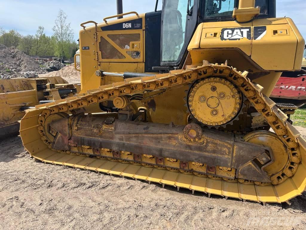 CAT D 6 N Гусеничні бульдозери