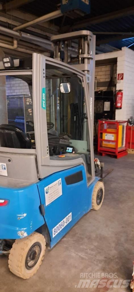 Jungheinrich EFG 320 Електронавантажувачі