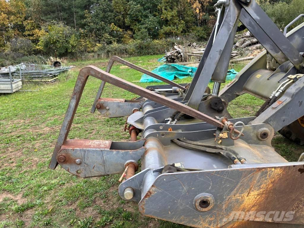 Volvo BL 71 Екскаватори-навантажувачі