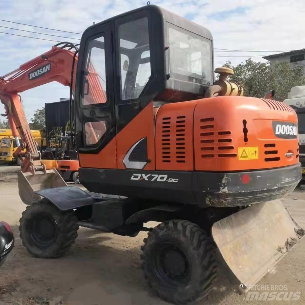 Doosan DX70W-9C Колісні екскаватори