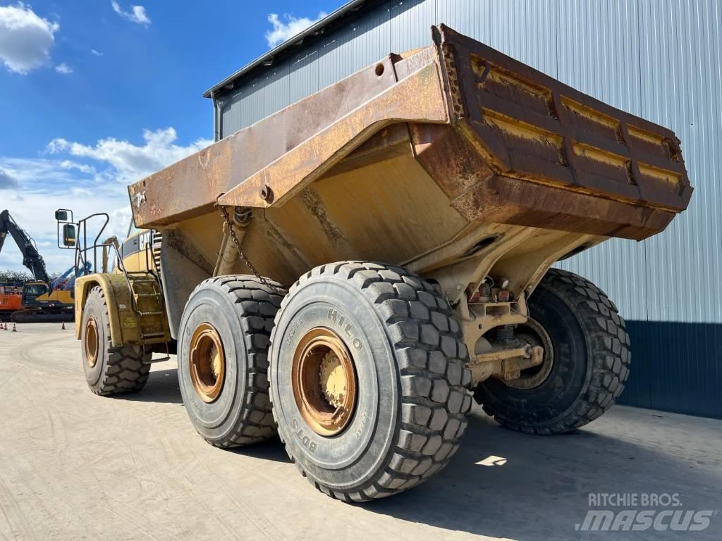 CAT 740 Зчленовані самоскиди