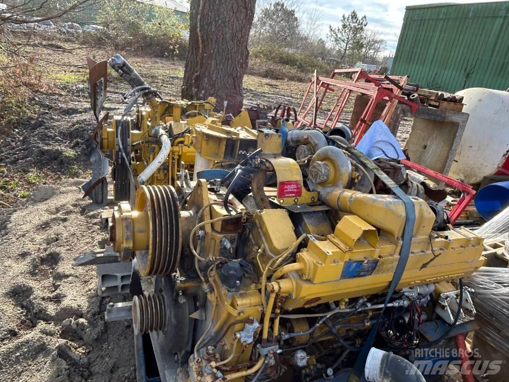 Komatsu SA12V140 Двигуни