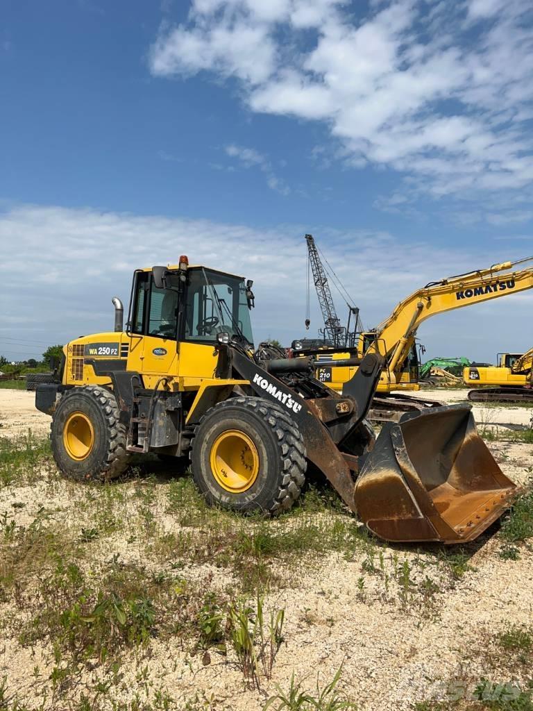 Komatsu WA 250 PZ-6 Фронтальні навантажувачі