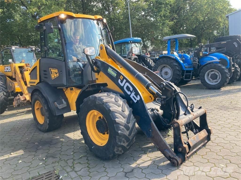 JCB 409 Фронтальні навантажувачі