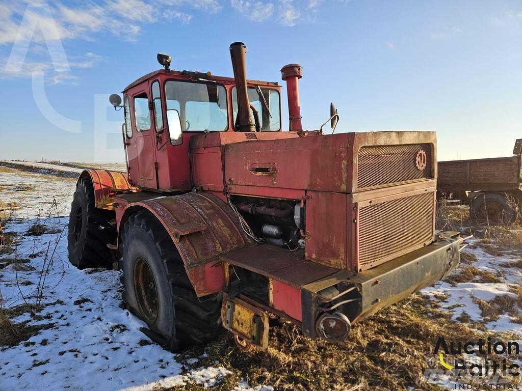 Kirovets K-700 Трактори