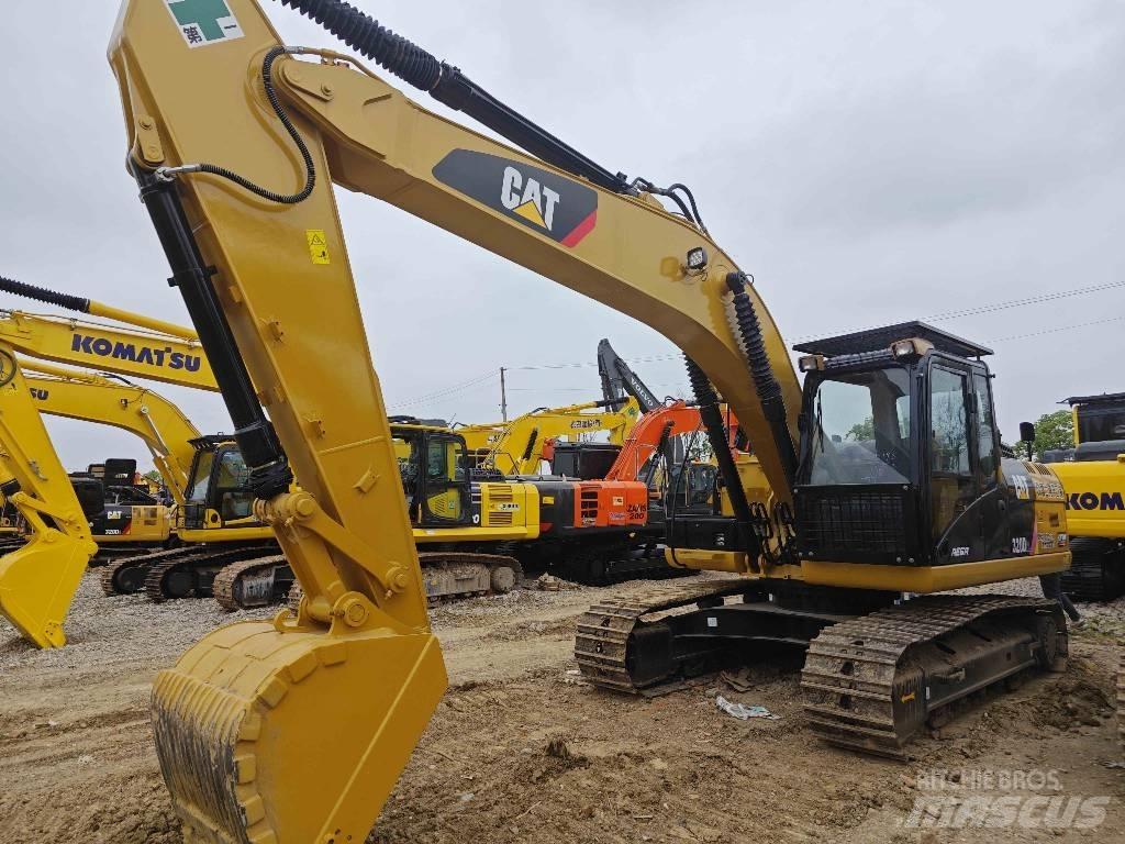 CAT CAT320d Середні екскаватори 7т. - 12т.