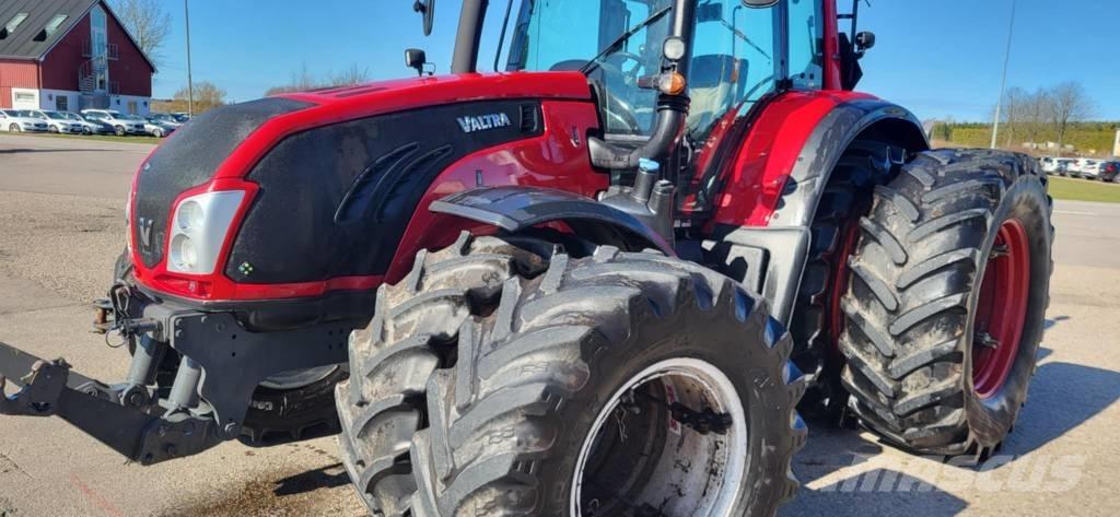 Valtra T 203 Direct Трактори