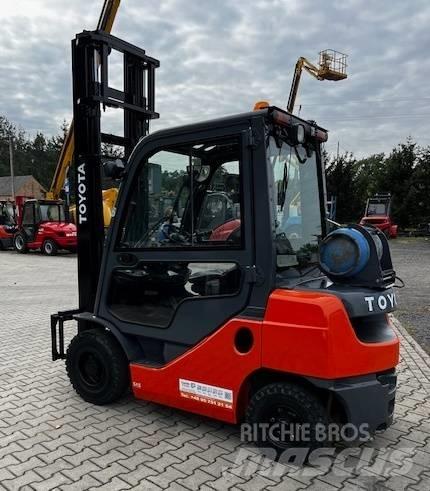 Toyota 02-8 FG F 25 Газові навантажувачі