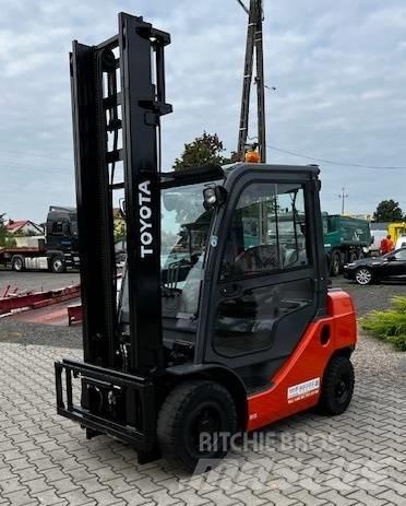 Toyota 02-8 FG F 25 Газові навантажувачі