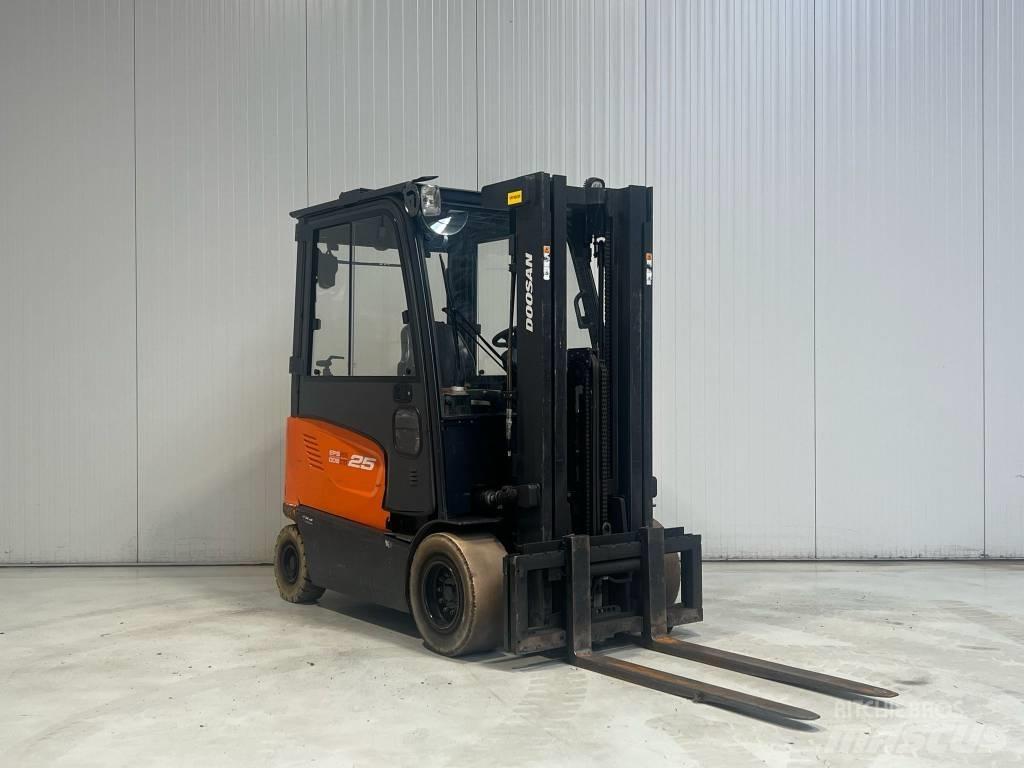 Doosan B25X-7 Електронавантажувачі