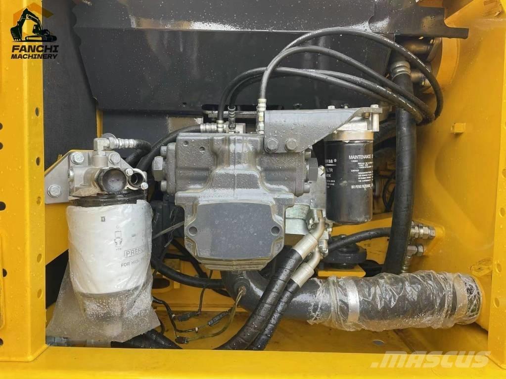 Komatsu PC240 Гусеничні екскаватори