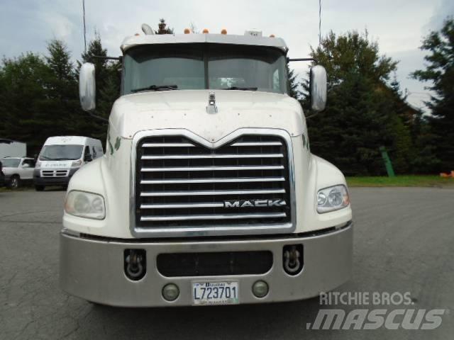 Mack CXU 613 Тягачі