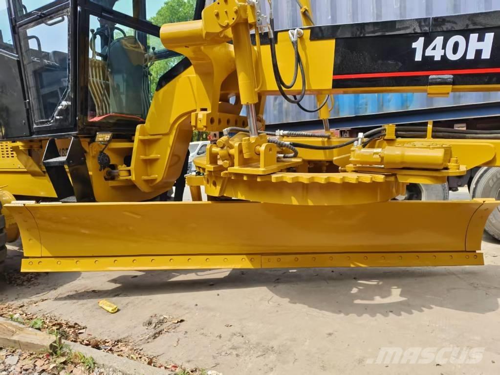 CAT 120 H Грейдери
