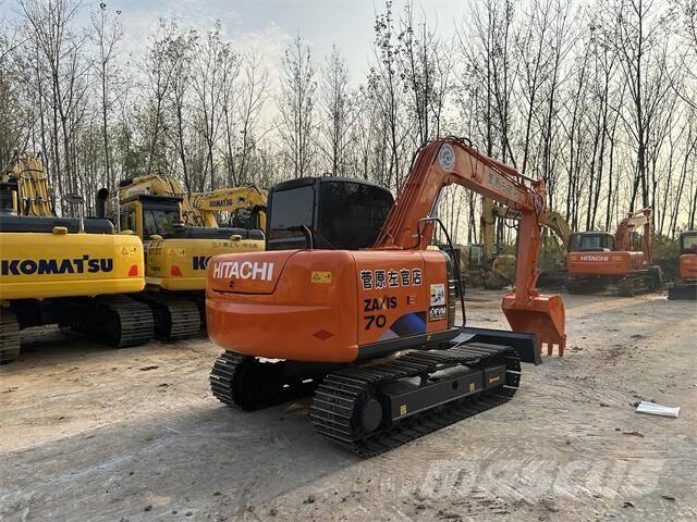 Hitachi ZX70 Гусеничні екскаватори
