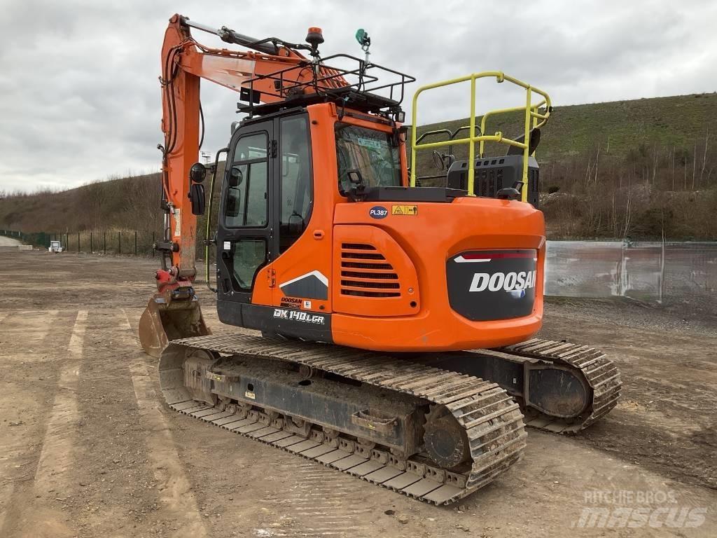 Develon DX140LCR-7 Гусеничні екскаватори