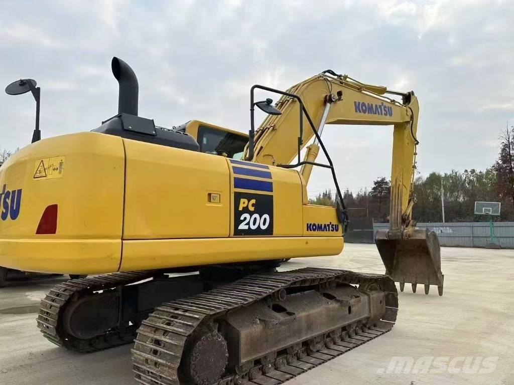 Komatsu PC 200 Гусеничні екскаватори