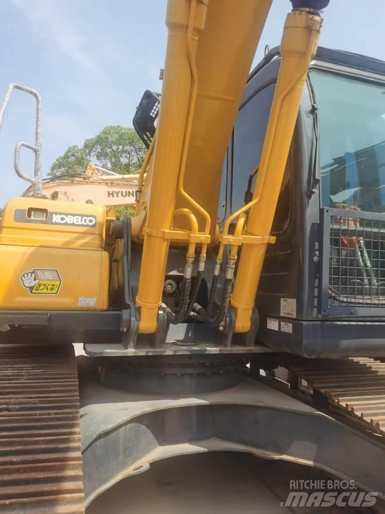 Kobelco SK 200 Гусеничні екскаватори