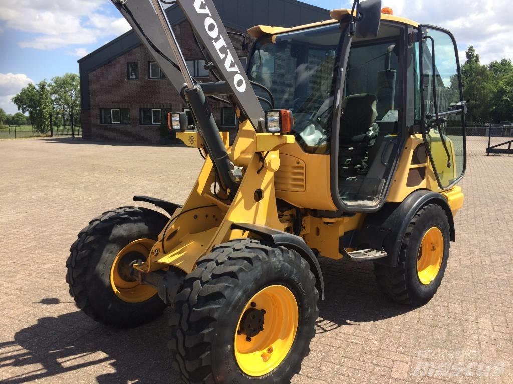 Volvo L 25 F Фронтальні навантажувачі