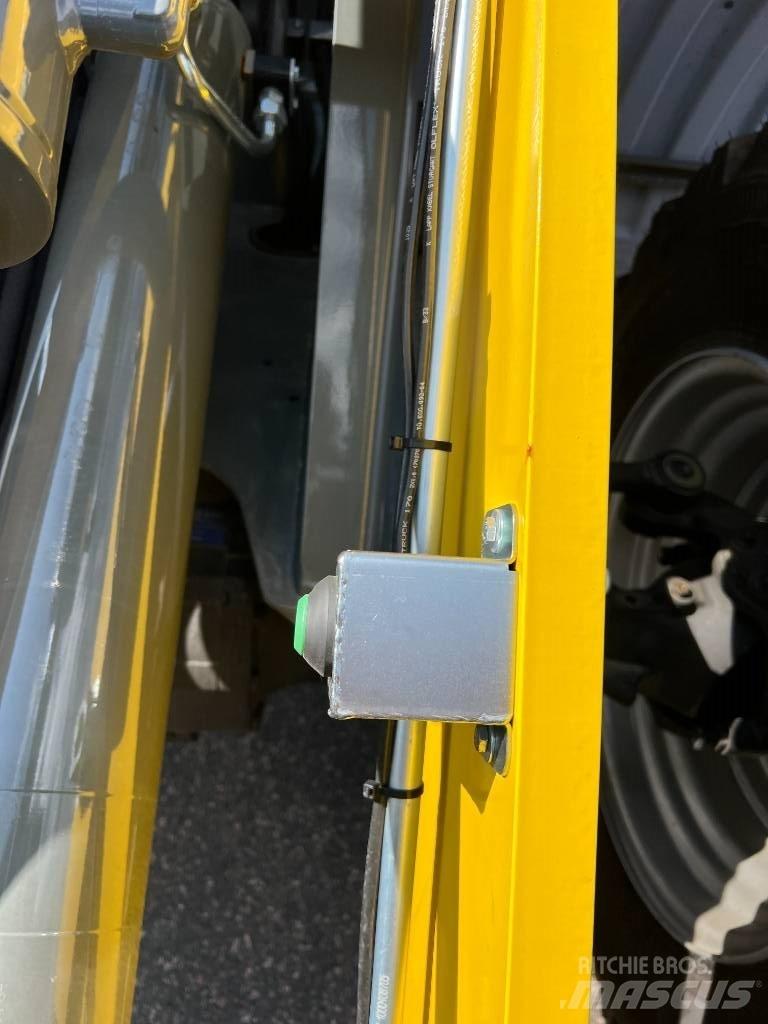 Kramer 8105 Фронтальні навантажувачі