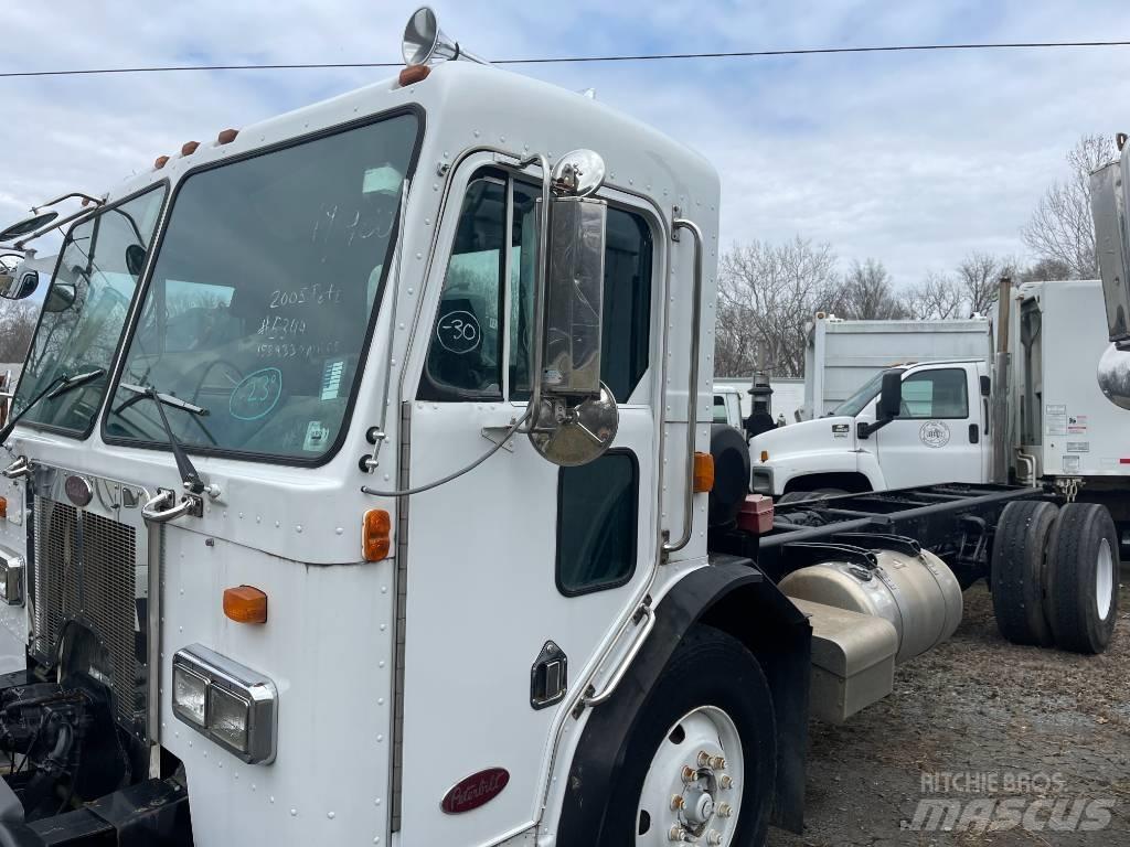 Peterbilt 320 Шасі з кабіною