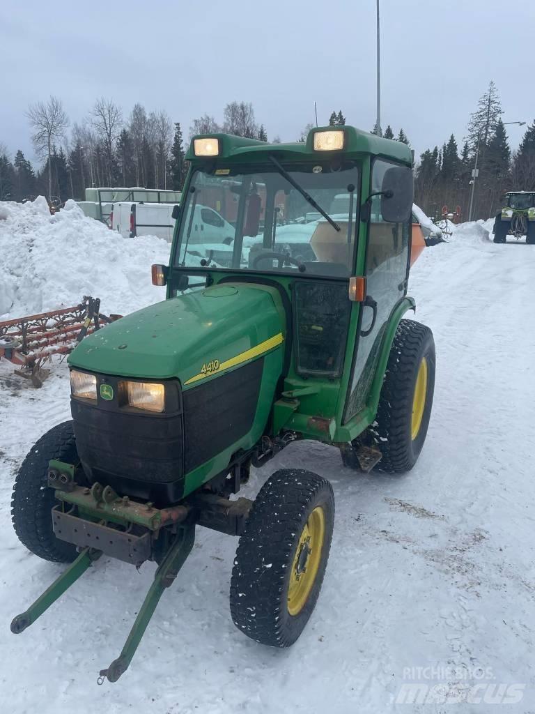 John Deere 4410 Трактори