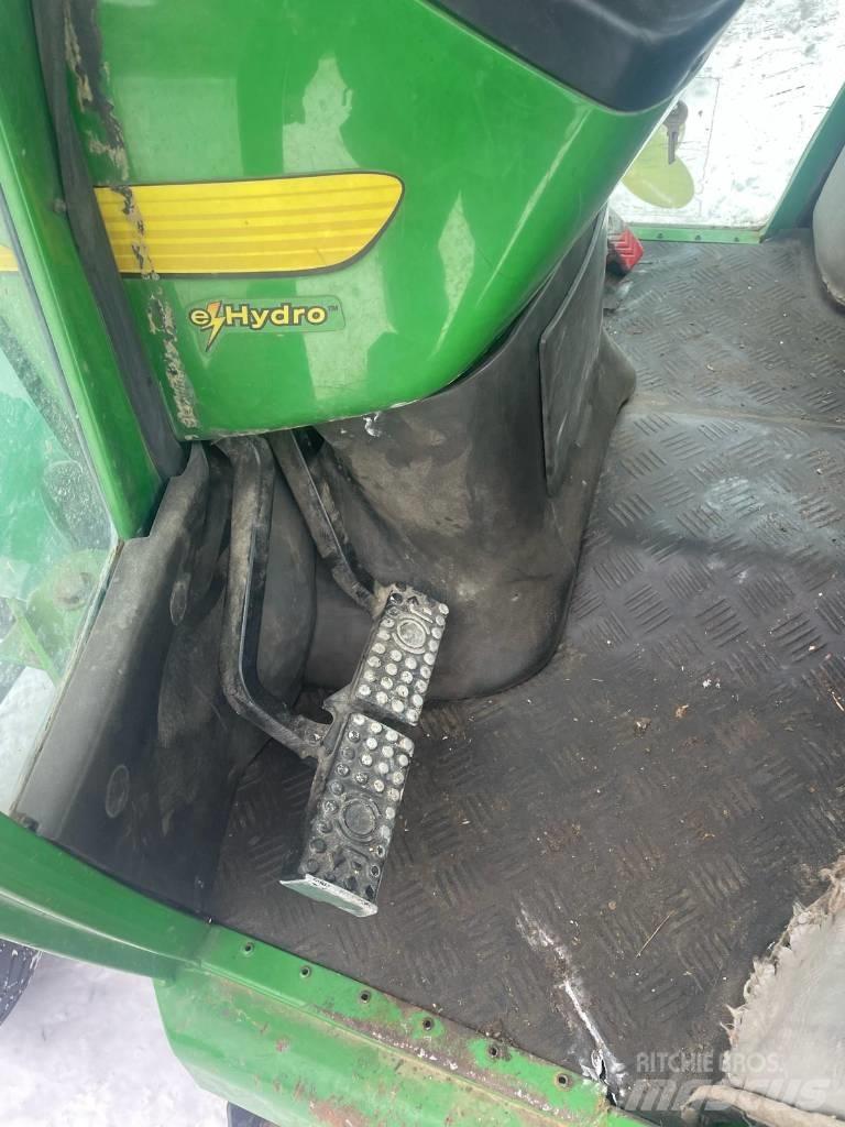 John Deere 4410 Трактори