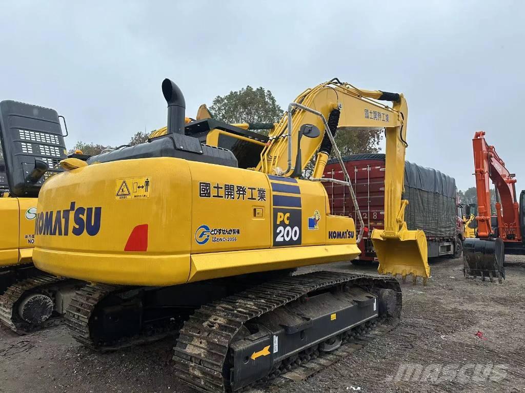 Komatsu PC 200 Гусеничні екскаватори