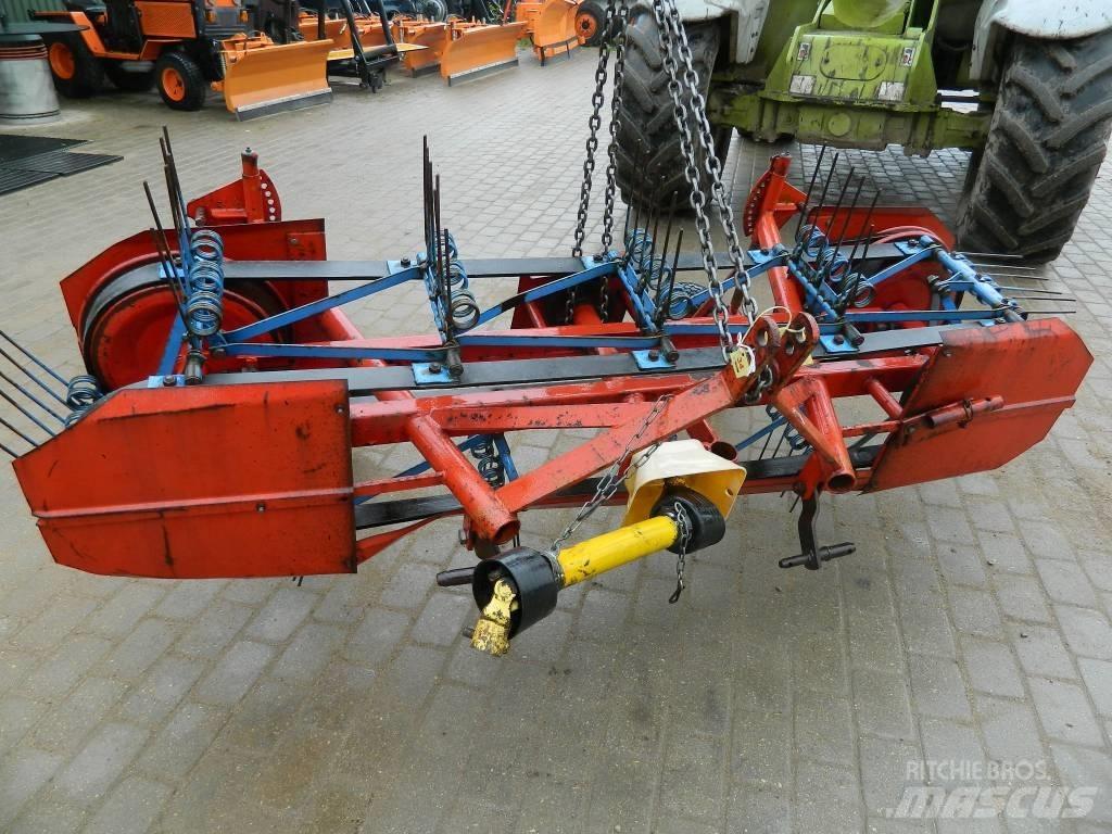 Mads Amby 220 Граблі і сінозворушувачі