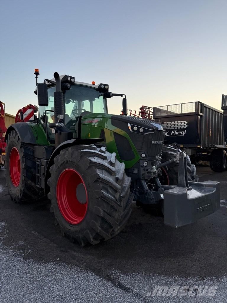 Fendt 933 Vario Трактори