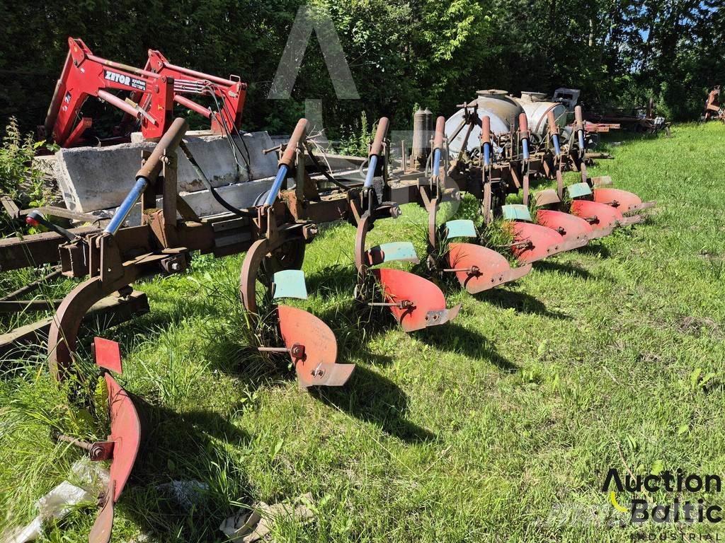  Onbekend Plow Плуги